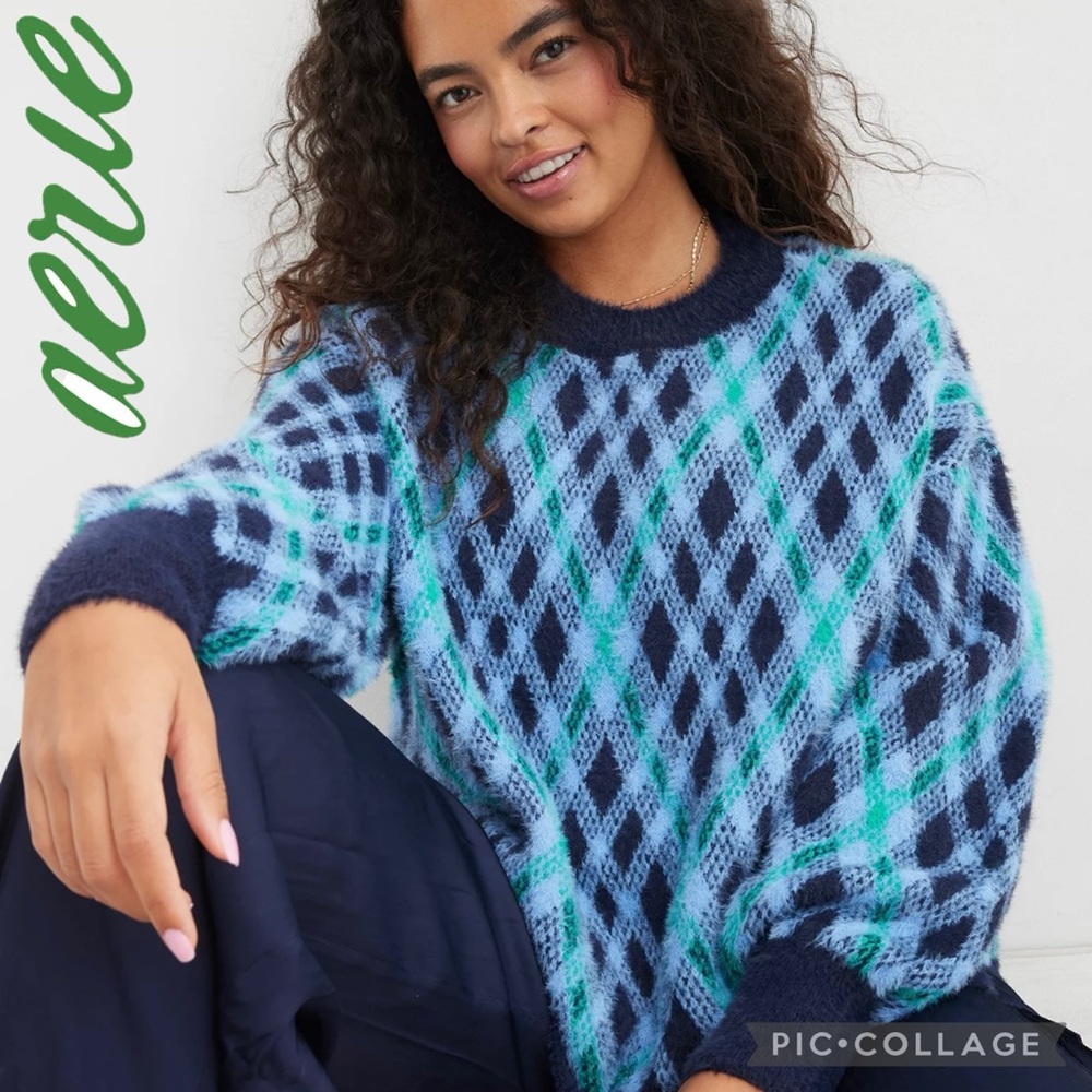 💙AERIE💙 FLURRY CREW NECK SWEATER